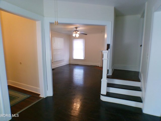 2410 Lawrence Avenue, Toledo, OH 43620