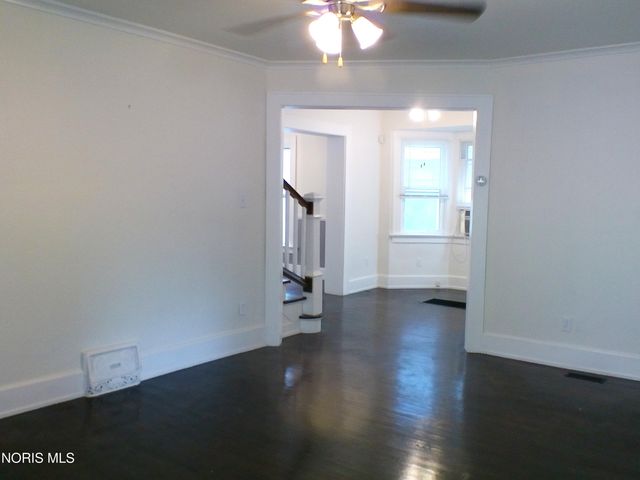 2410 Lawrence Avenue, Toledo, OH 43620