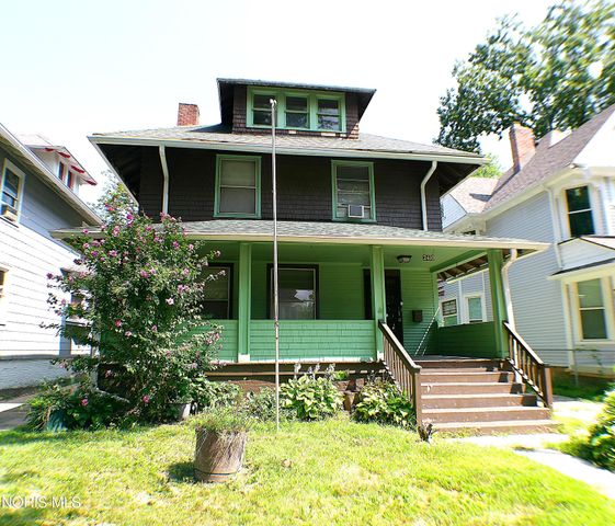 2410 Lawrence Avenue, Toledo, OH 43620