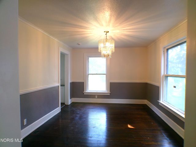 2410 Lawrence Avenue, Toledo, OH 43620