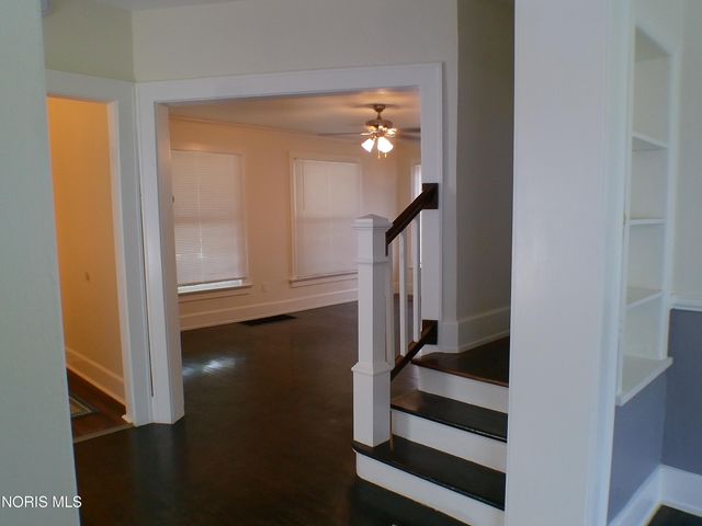 2410 Lawrence Avenue, Toledo, OH 43620