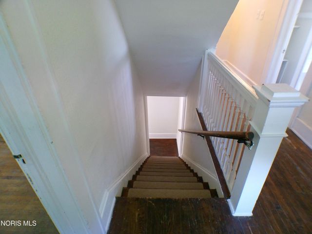 2410 Lawrence Avenue, Toledo, OH 43620
