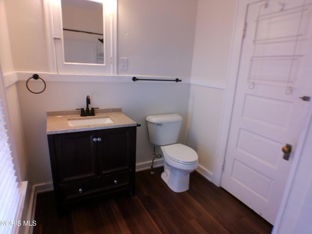 2410 Lawrence Avenue, Toledo, OH 43620