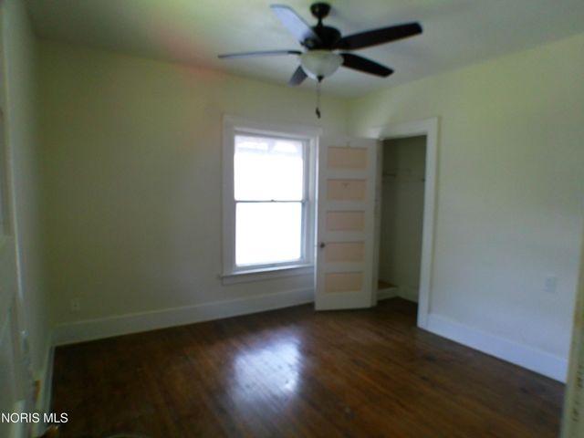 2410 Lawrence Avenue, Toledo, OH 43620