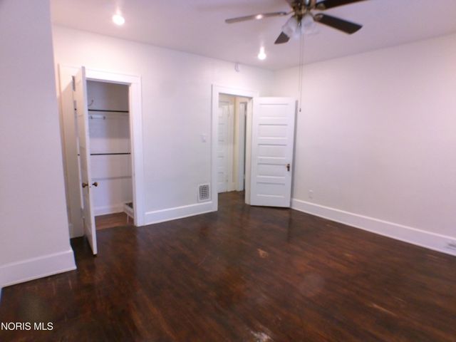 2410 Lawrence Avenue, Toledo, OH 43620