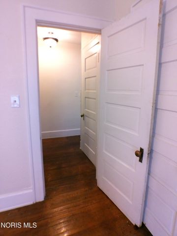 2410 Lawrence Avenue, Toledo, OH 43620