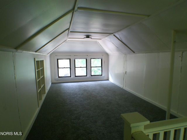 2410 Lawrence Avenue, Toledo, OH 43620