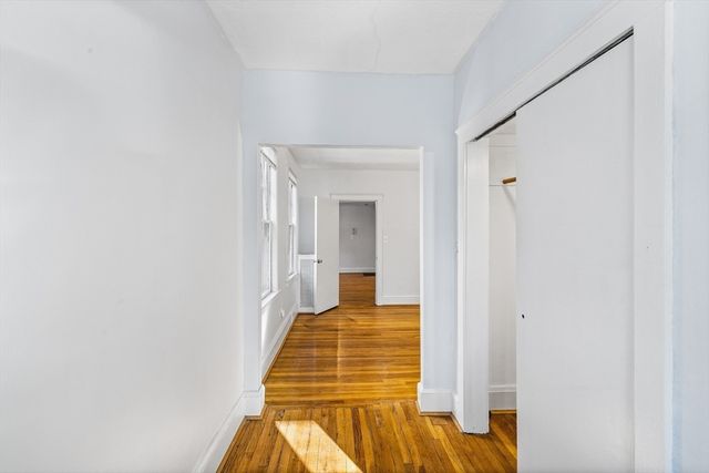 100 Lanark Rd 8, Boston, MA 02135