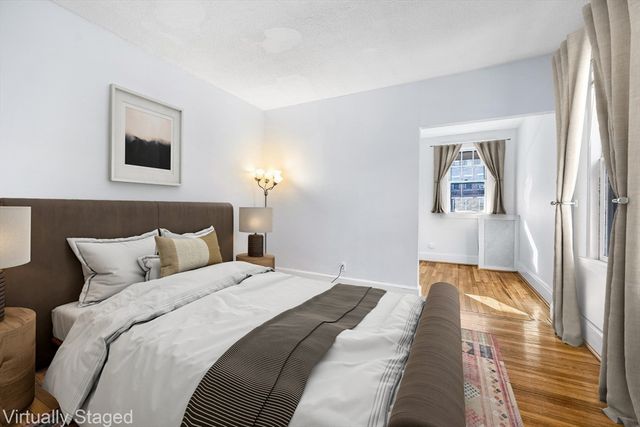 100 Lanark Rd 8, Boston, MA 02135