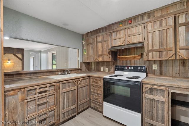 1536 Willow Breeze Bend, Van Buren, AR 72956