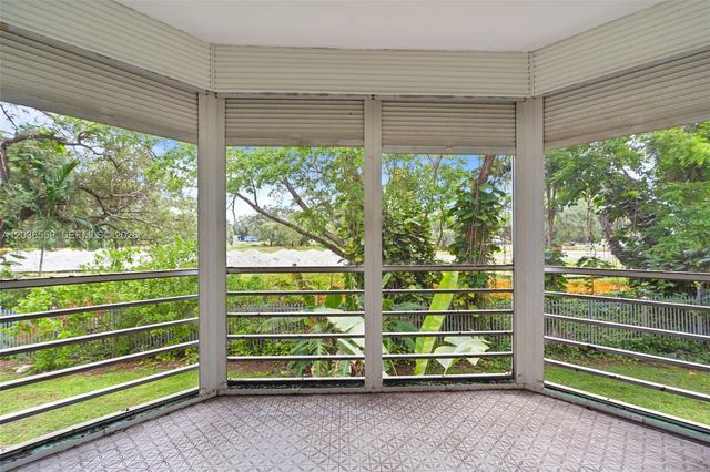1201 NE 191st Street G219, Miami, FL 33179