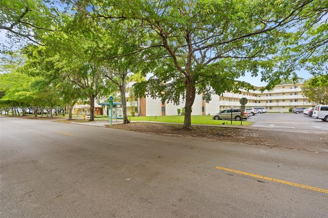 1201 NE 191st Street G219, Miami, FL 33179