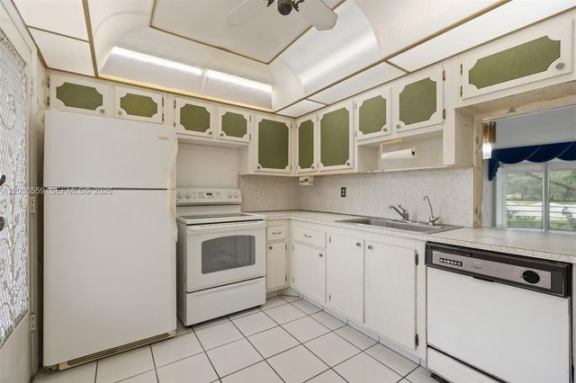 1201 NE 191st Street G219, Miami, FL 33179