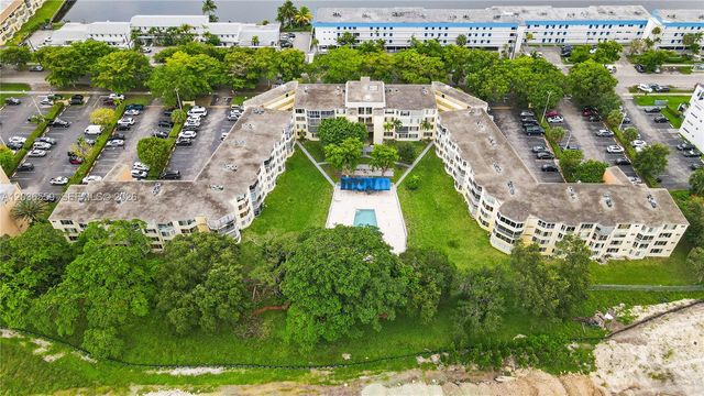 1201 NE 191st Street G219, Miami, FL 33179