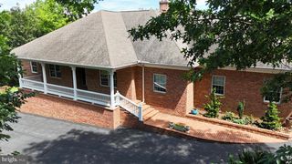 1205 CAROLINE ST, Winchester, VA 22601