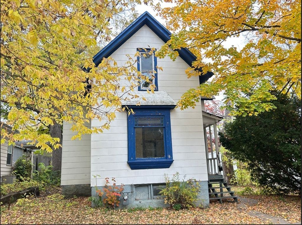 725 Davis Street, Rockford, IL 61107