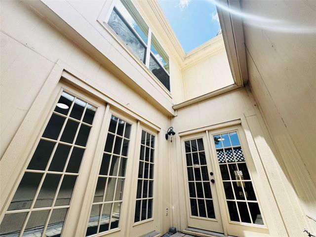 2323 Augusta Drive 43, Houston, TX 77057