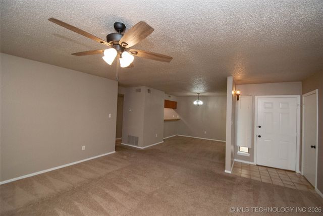 6726 S 78th East Avenue, Tulsa, OK 74133