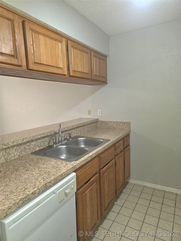 6726 S 78th East Avenue, Tulsa, OK 74133