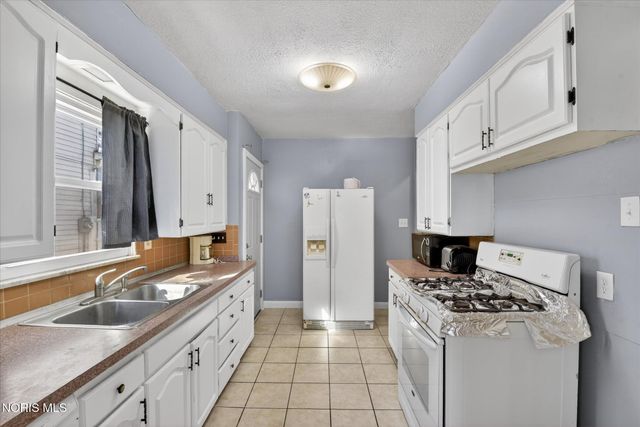 2548 Georgetown Avenue, Toledo, OH 43613