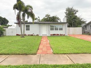 512 Aspen Road, West Palm Beach, FL 33409