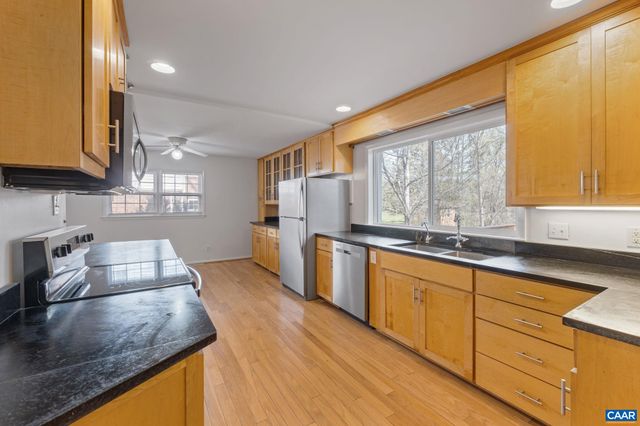 617 DAVIS AVE, Charlottesville, VA 22901