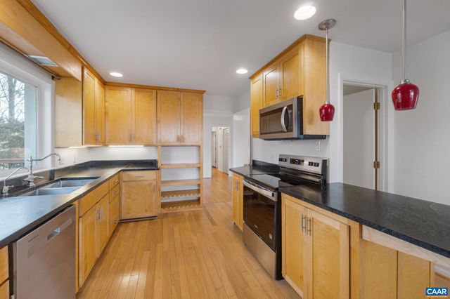 617 DAVIS AVE, Charlottesville, VA 22901