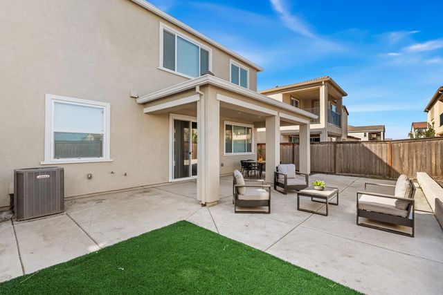 3607 Yellow Leaf Ave, Sacramento, CA 95835