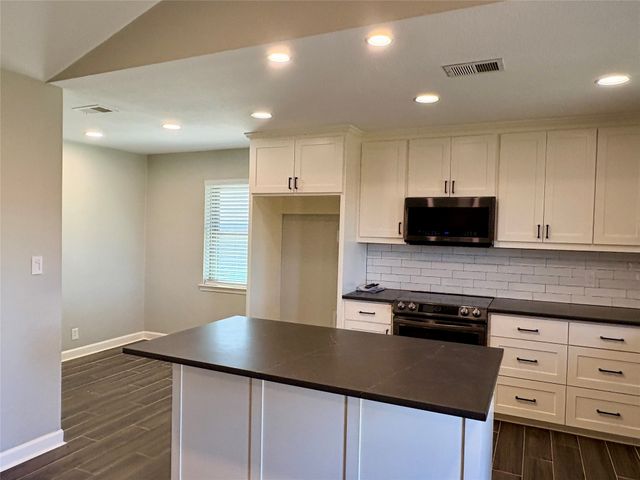 3104 Arkansas Circle, Sherman, TX 75090