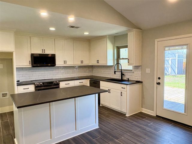 3104 Arkansas Circle, Sherman, TX 75090