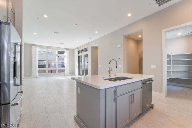 667 Grey Saker Street, Las Vegas, NV 89138