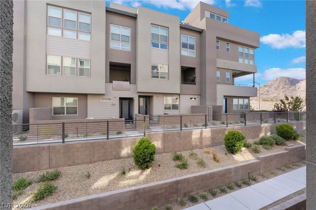667 Grey Saker Street, Las Vegas, NV 89138