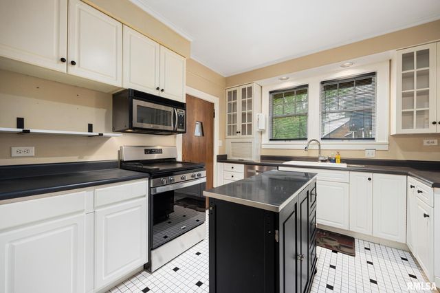 1321 N ELLIS Street, Peoria, IL 61606