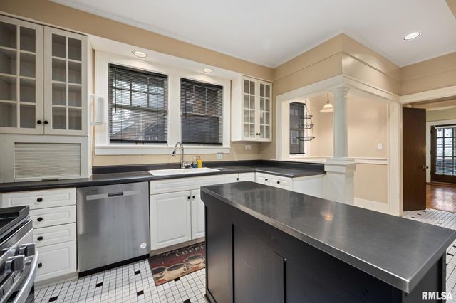 1321 N ELLIS Street, Peoria, IL 61606