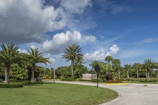 12902 Touchstone Place, Palm Beach Gardens, FL 33418