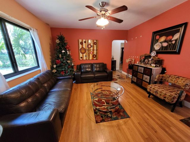 1060 NE 122nd Street, North Miami, FL 33161