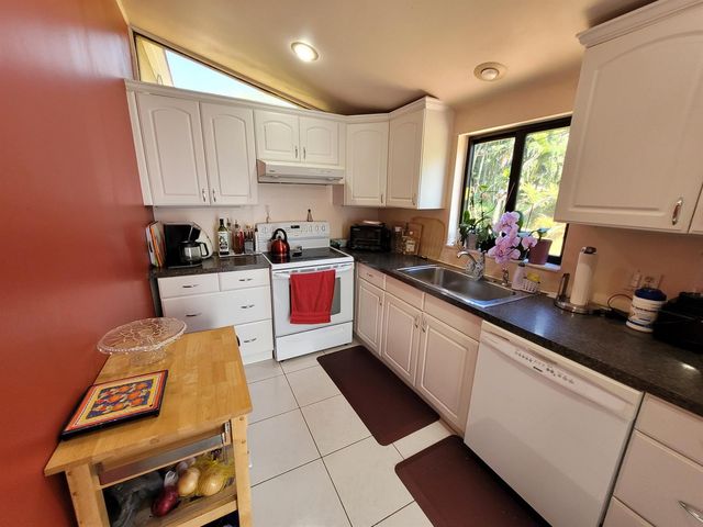 1060 NE 122nd Street, North Miami, FL 33161