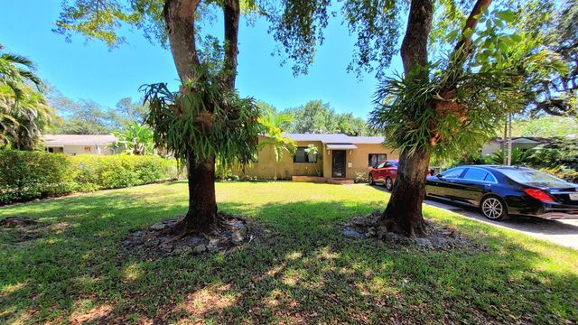 1060 NE 122nd Street, North Miami, FL 33161