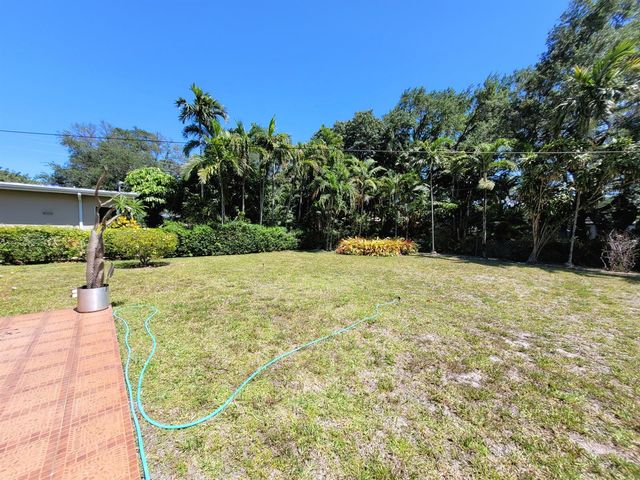 1060 NE 122nd Street, North Miami, FL 33161