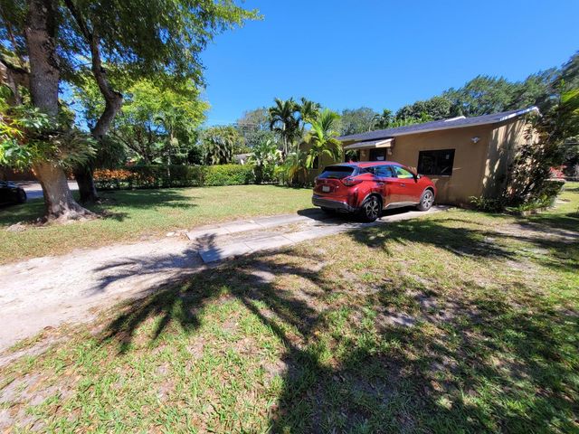 1060 NE 122nd Street, North Miami, FL 33161