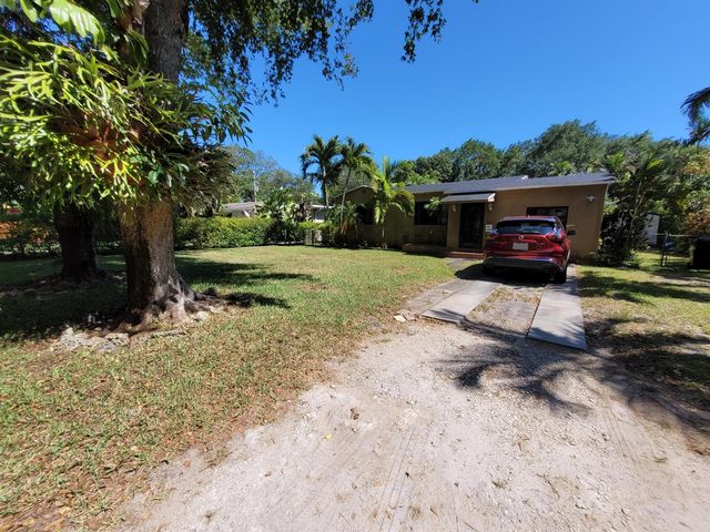 1060 NE 122nd Street, North Miami, FL 33161