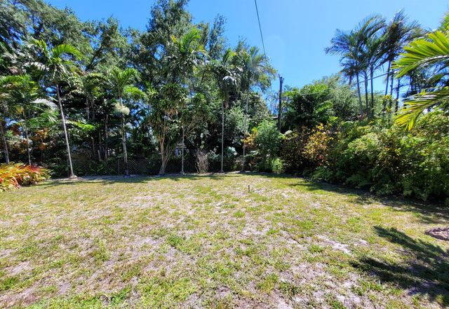 1060 NE 122nd Street, North Miami, FL 33161