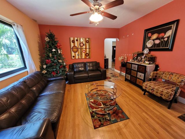 1060 NE 122nd Street, North Miami, FL 33161