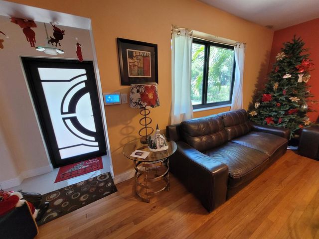 1060 NE 122nd Street, North Miami, FL 33161