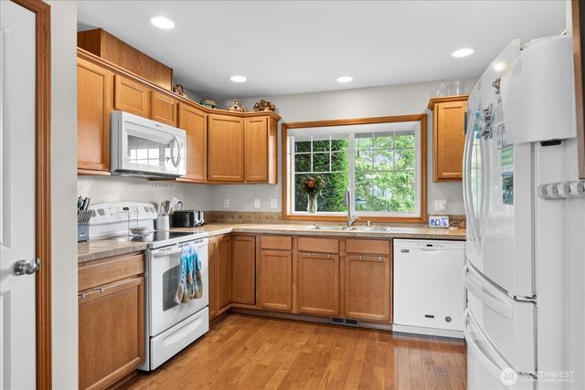 5725 121st Place NE, Marysville, WA 98271