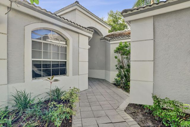 16106 Villa Vizcaya Place, Delray Beach, FL 33446