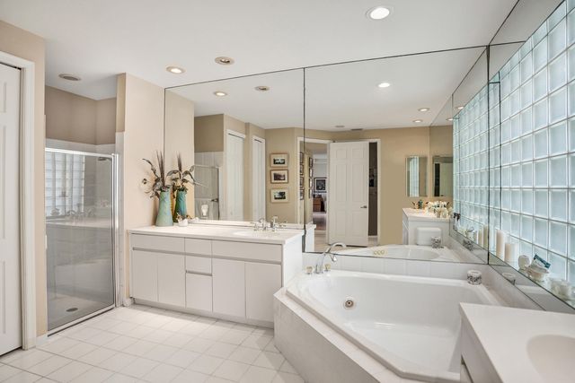 16106 Villa Vizcaya Place, Delray Beach, FL 33446