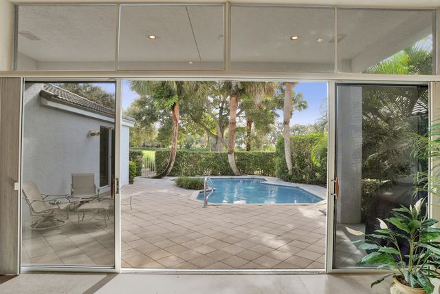 16106 Villa Vizcaya Place, Delray Beach, FL 33446