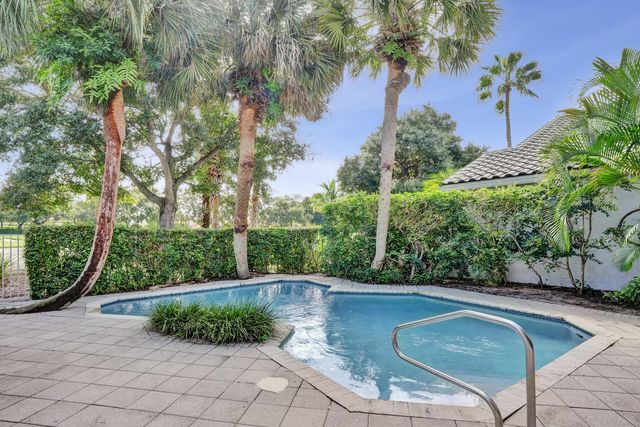 16106 Villa Vizcaya Place, Delray Beach, FL 33446
