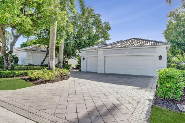 16106 Villa Vizcaya Place, Delray Beach, FL 33446